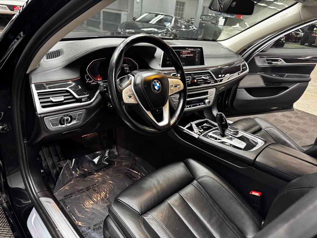 Used 2022 BMW 740i RWD image 37