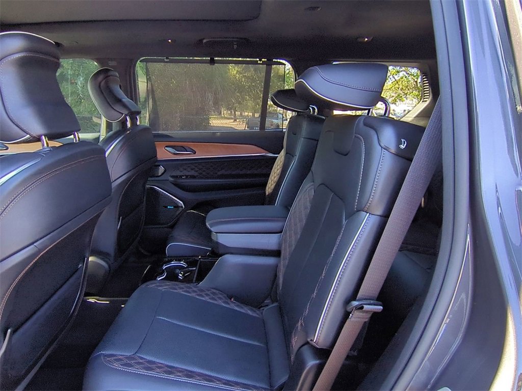 Used 2024 Jeep Grand Cherokee L Summit image 14