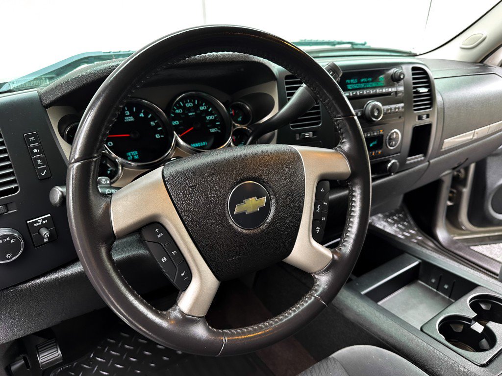 Used 2009 Chevrolet Silverado 1500 LT w/ Power Pack Plus AWD/4WD image 22
