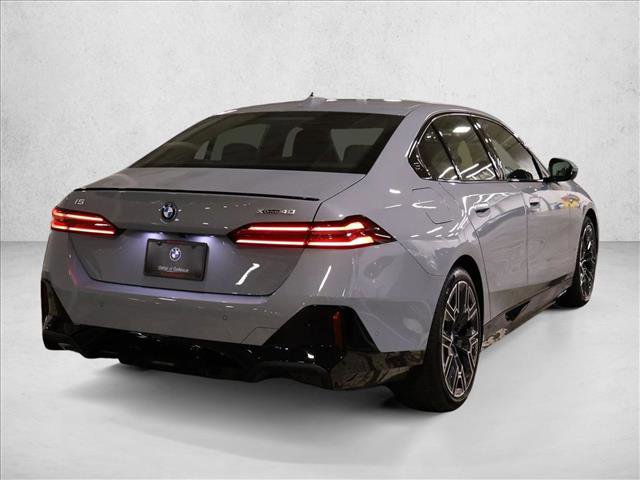 New 2026 BMW i5 eDrive40 AWD/4WD image 2