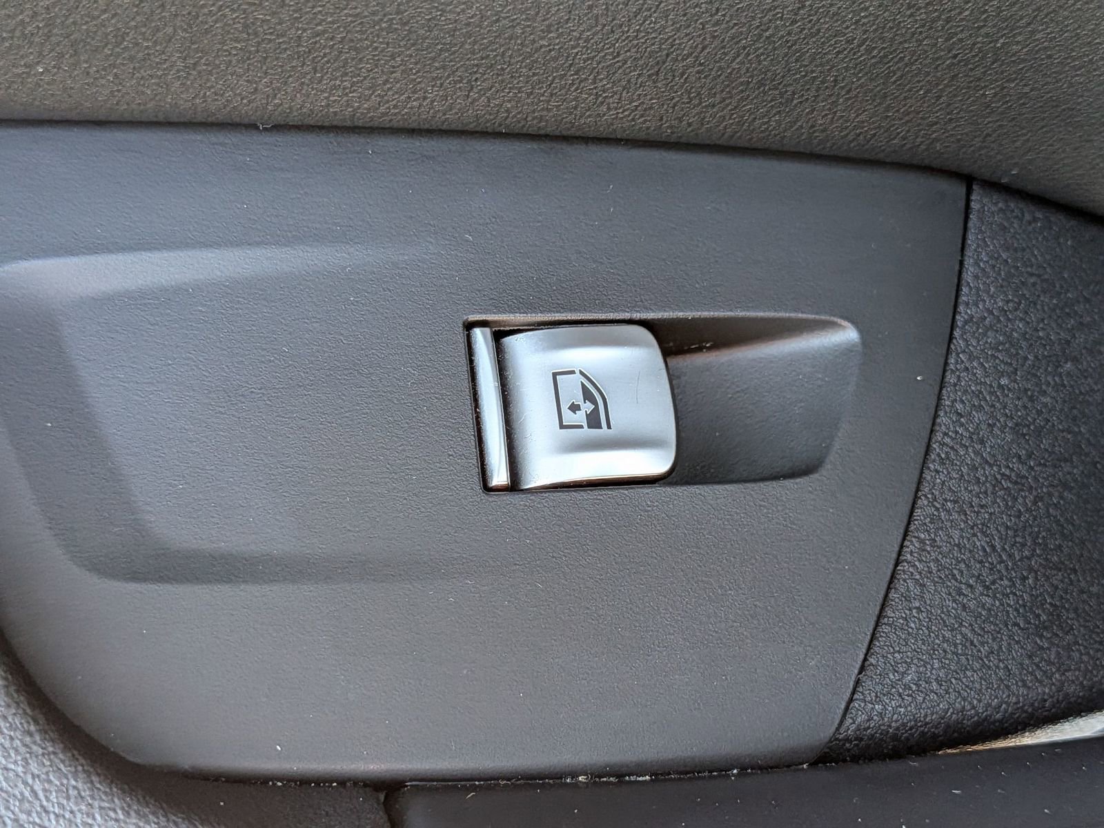 Used 2022 BMW X3 sDrive30i w/ Convenience Package RWD image 30