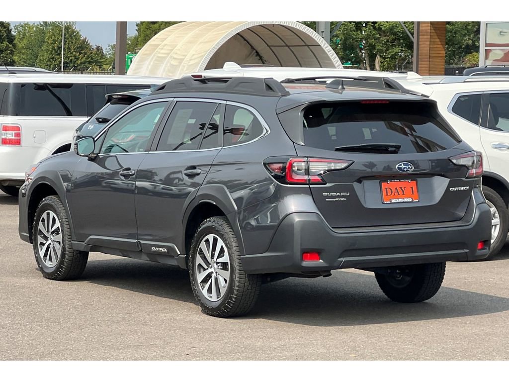 Used 2024 Subaru Outback Premium image 8