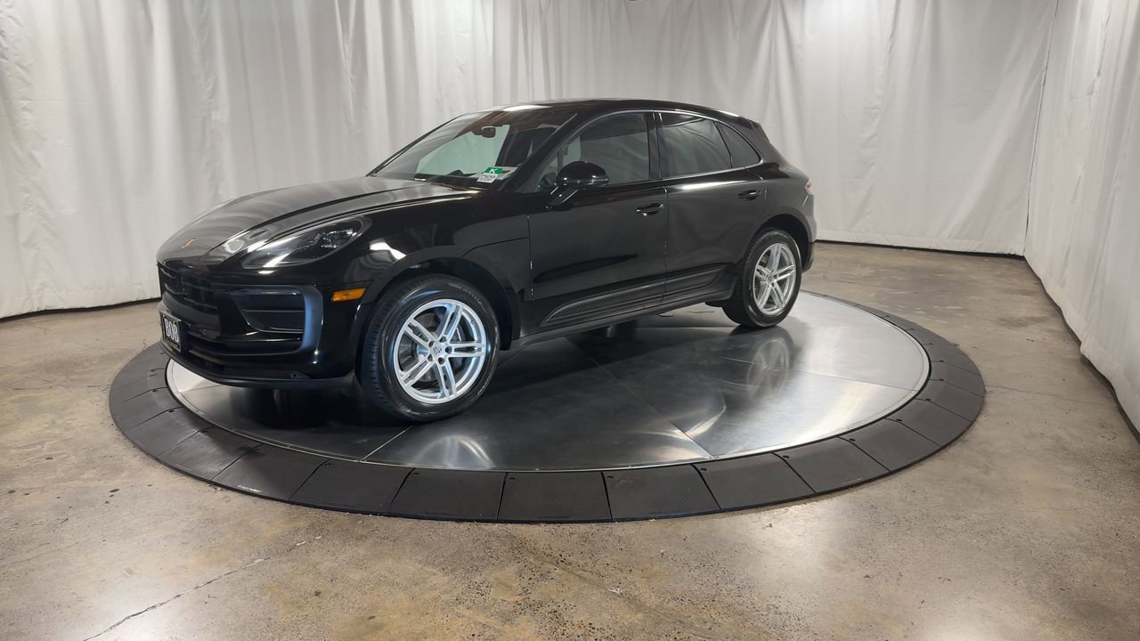 Used 2024 Porsche Macan image 6