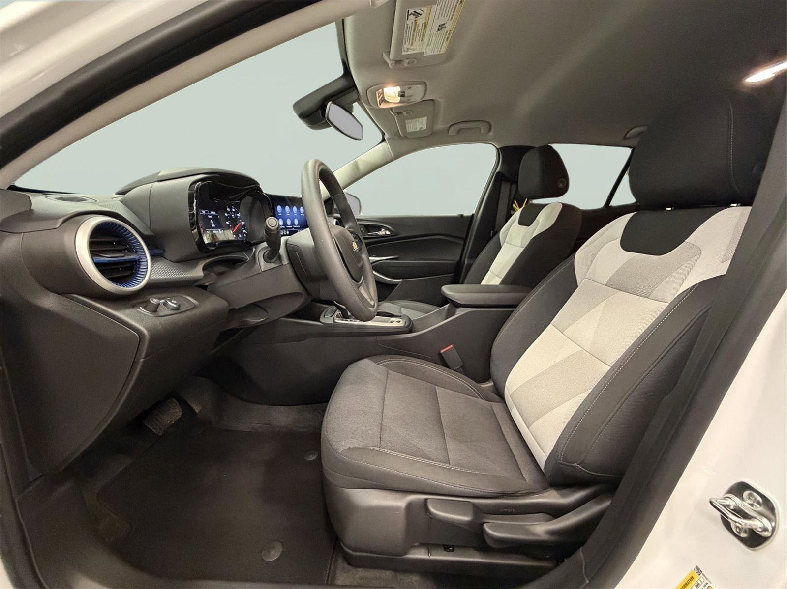 Certified 2025 Chevrolet Trax LS w/ LS Convenience Package image 21