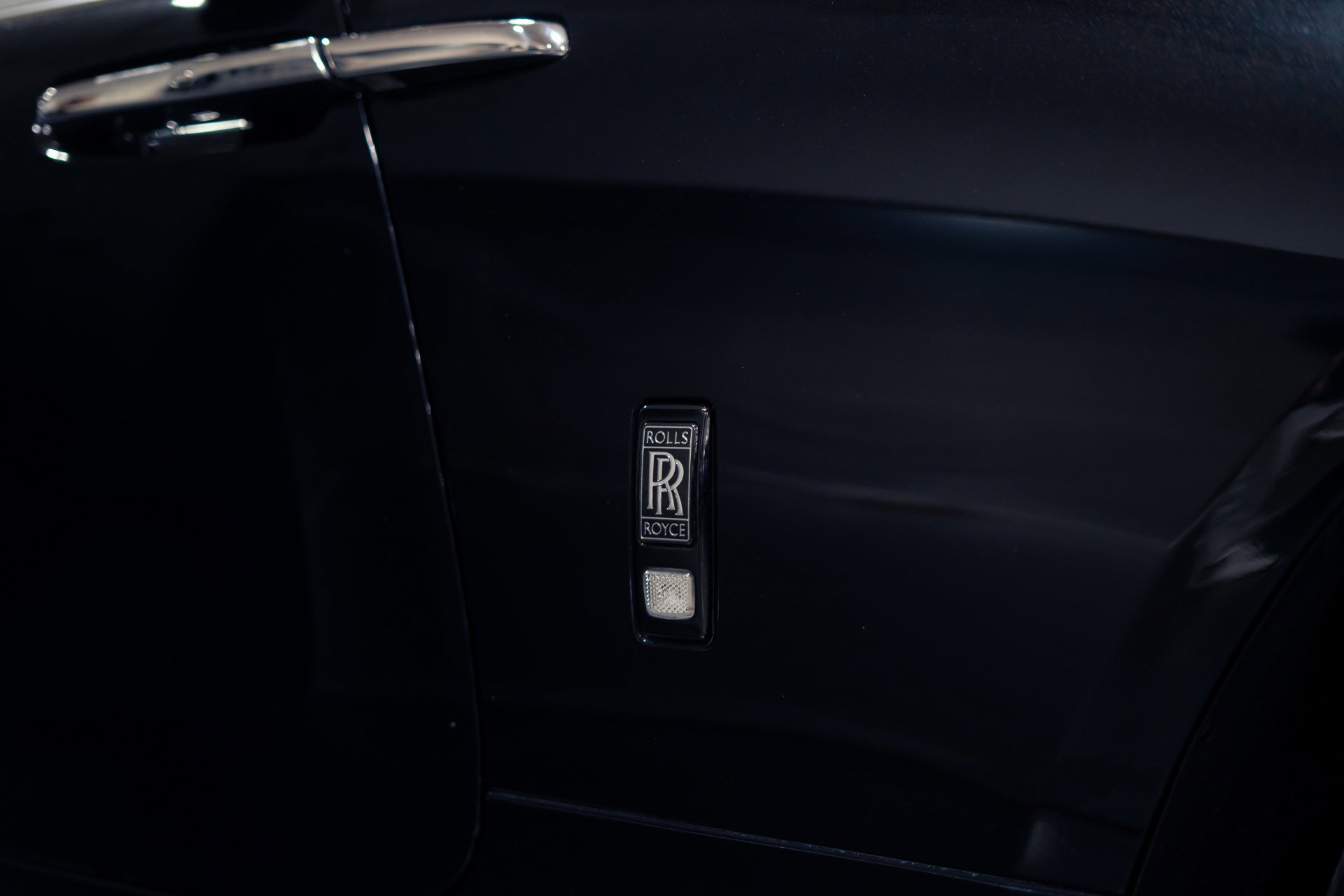 Used 2018 Rolls-Royce Dawn RWD image 9