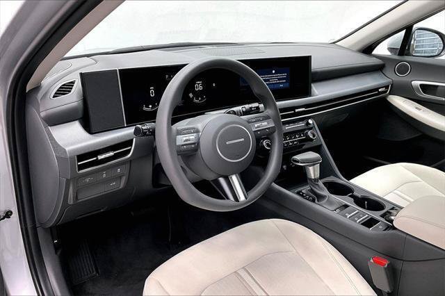 New 2025 Hyundai Sonata SE FWD image 13