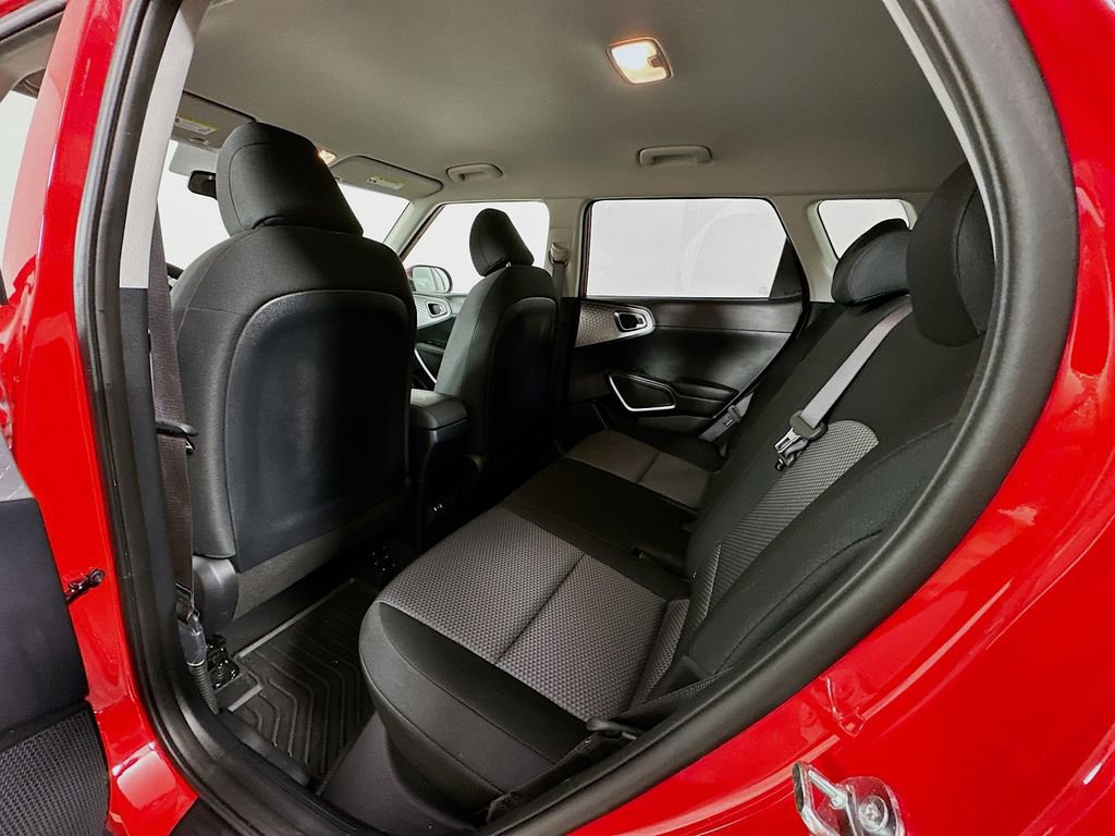 Used 2025 Kia Soul S FWD image 4