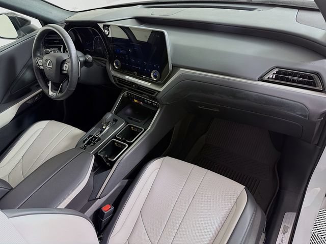Used 2025 Lexus TX 500h AWD w/ Technology Package image 35