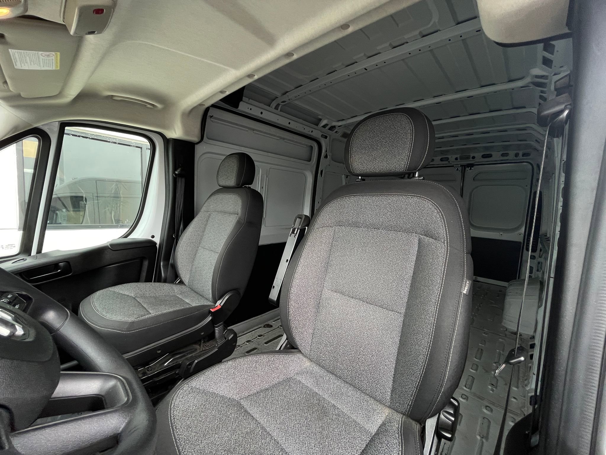 Used 2023 RAM ProMaster 3500 FWD image 11