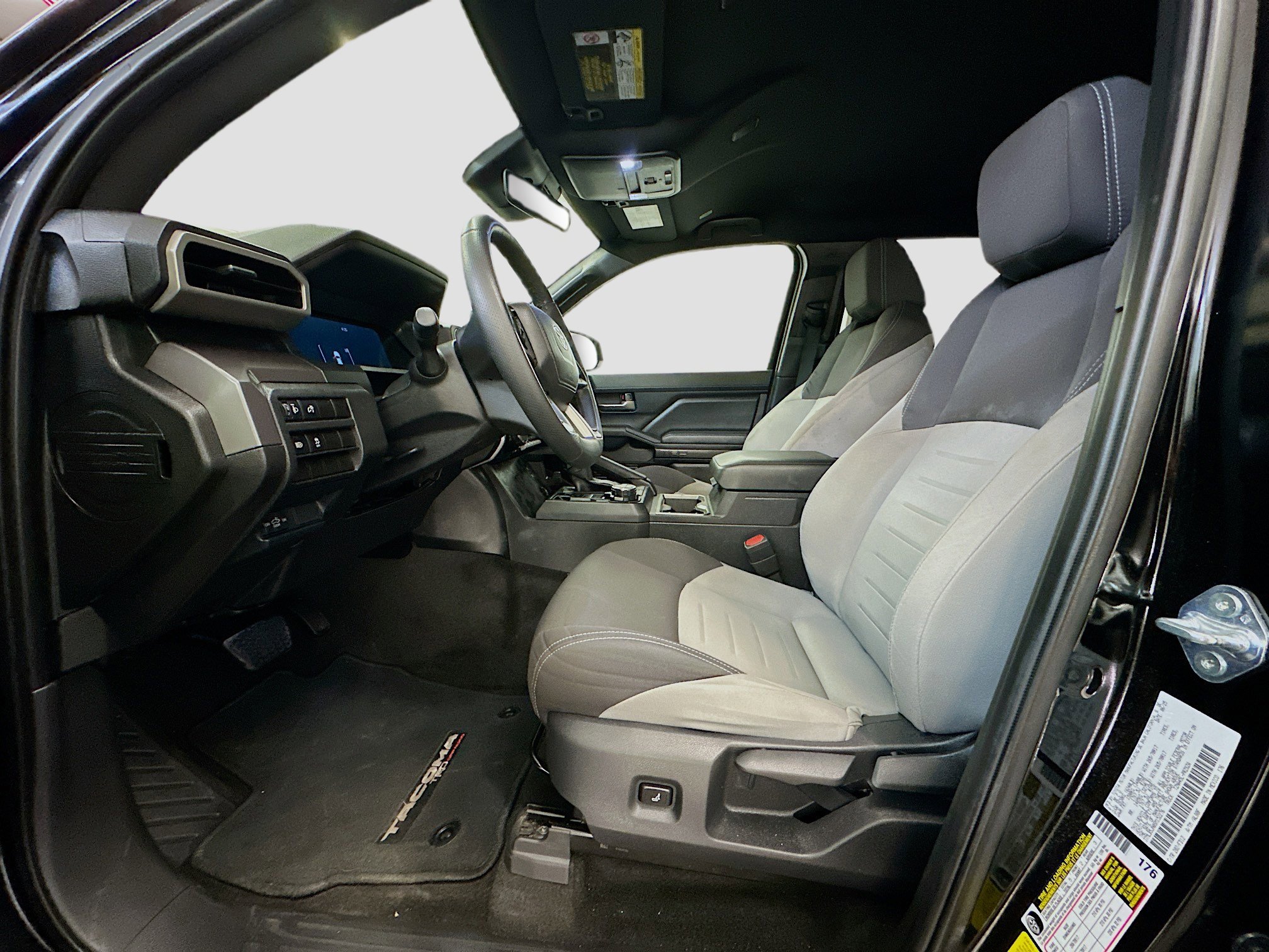 Used 2025 Toyota Tacoma TRD Off-Road image 13