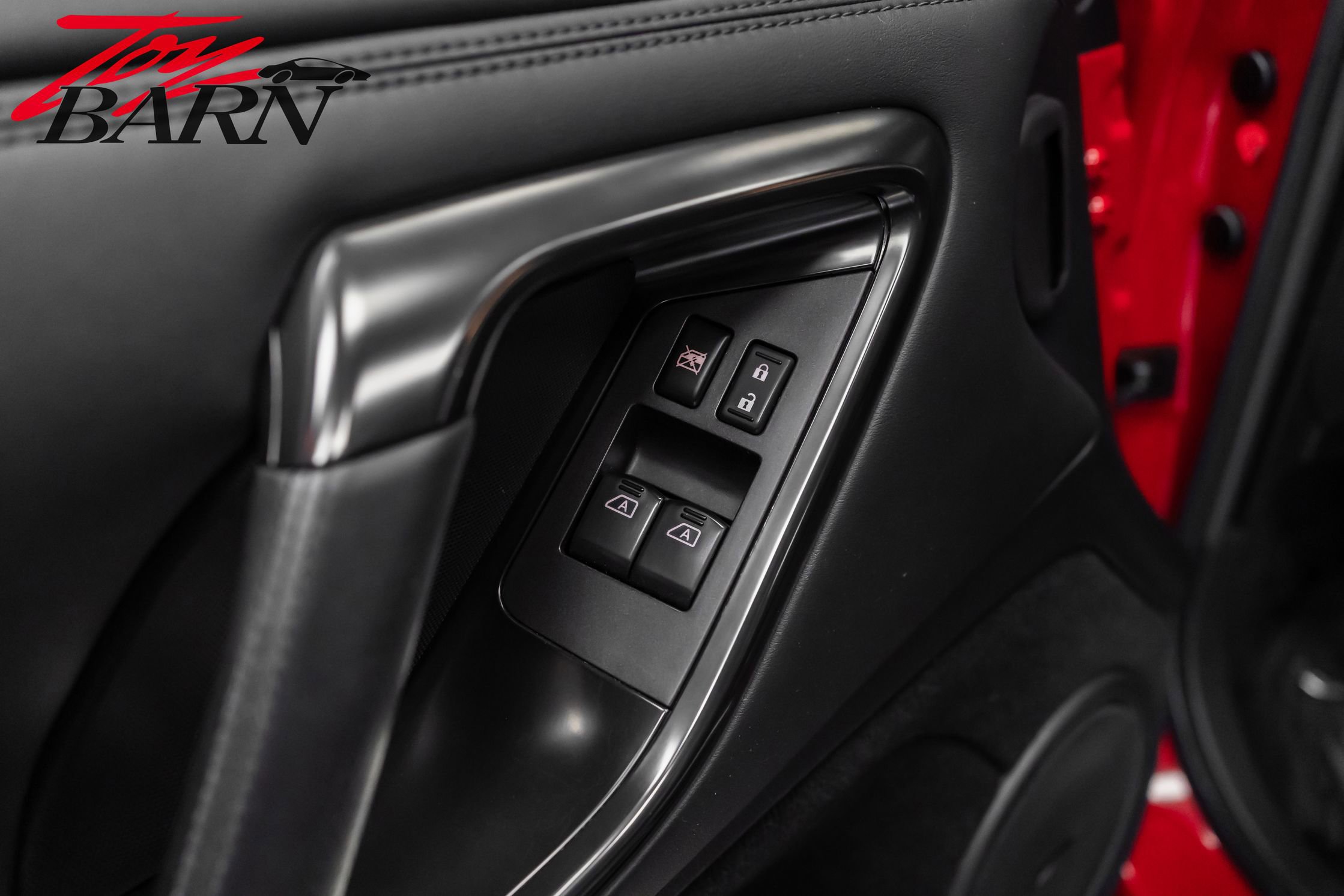 Used 2018 Nissan GT-R Premium image 22