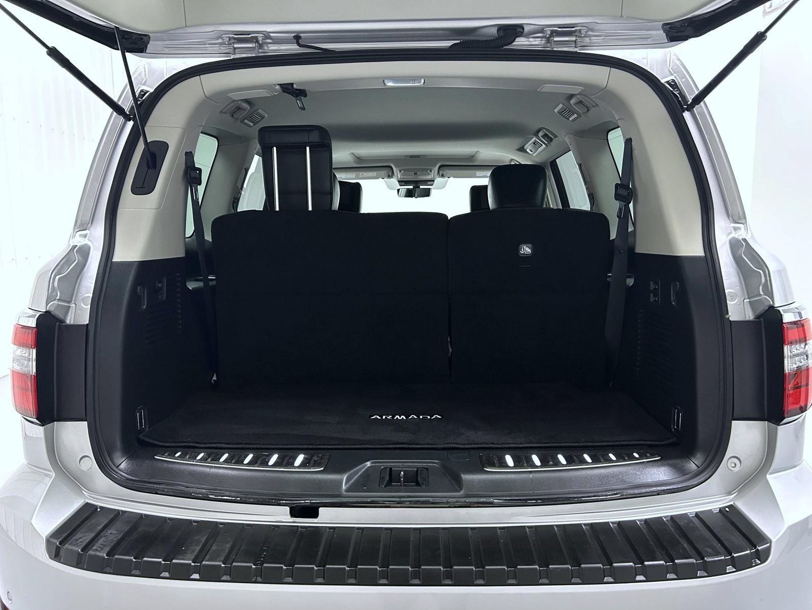 Used 2021 Nissan Armada Platinum w/ Captain's Chairs Package AWD/4WD image 22