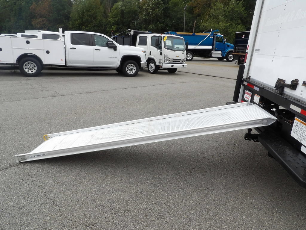 Used 2021 GMC Savana 3500 Extended w/ Power Convenience Package RWD image 37