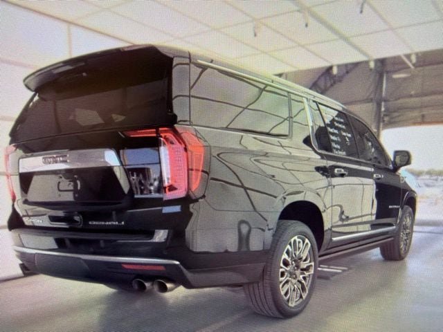Used 2024 GMC Yukon XL Denali w/ Denali Reserve Package AWD/4WD image 4