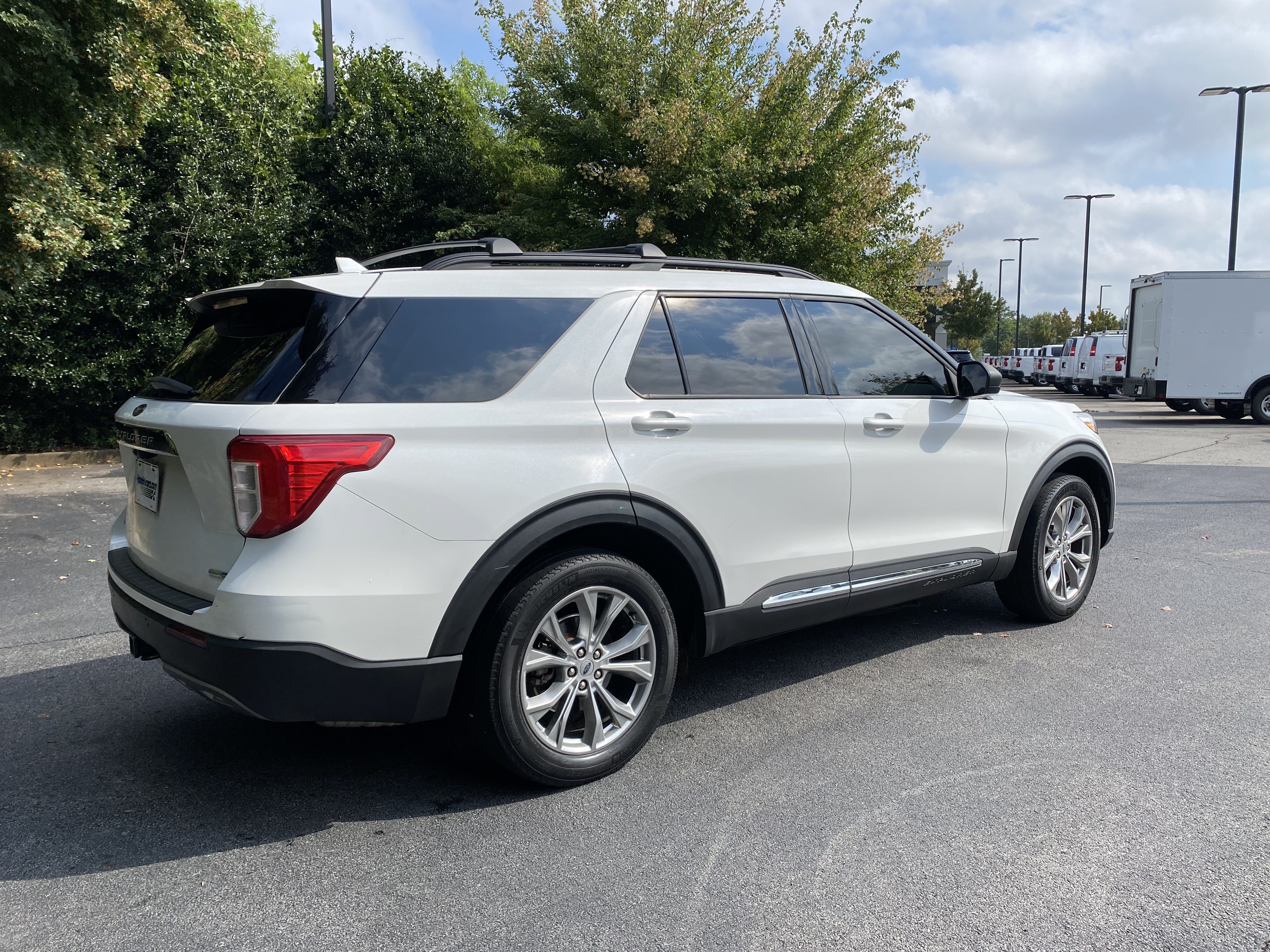 Used 2020 Ford Explorer XLT w/ Equipment Group 202A AWD/4WD image 9