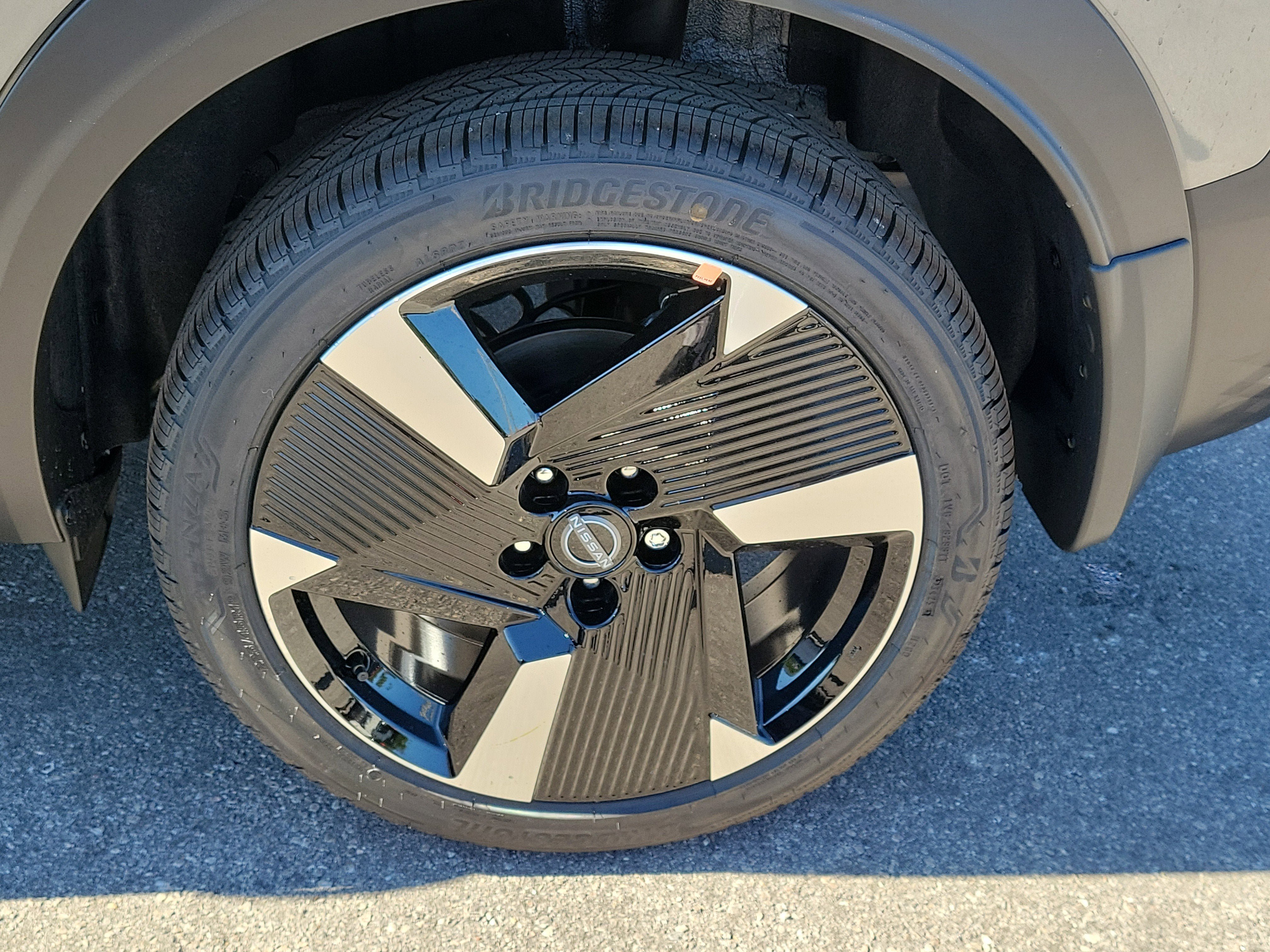 New 2026 Nissan Kicks SR FWD image 9