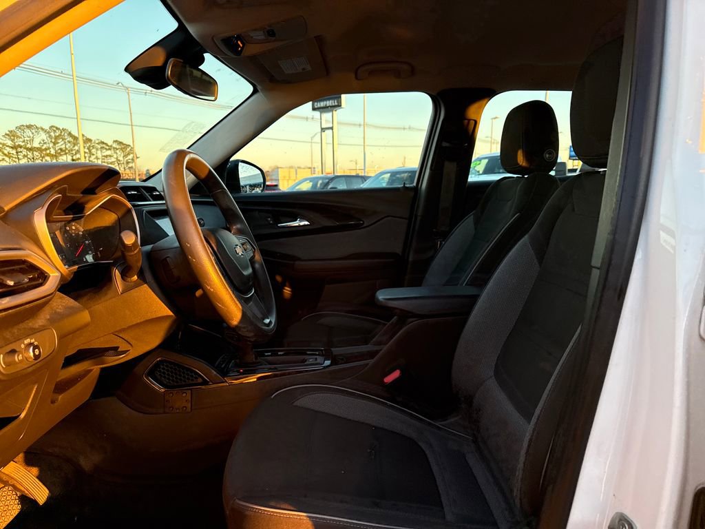 Used 2023 Chevrolet TrailBlazer LS image 9