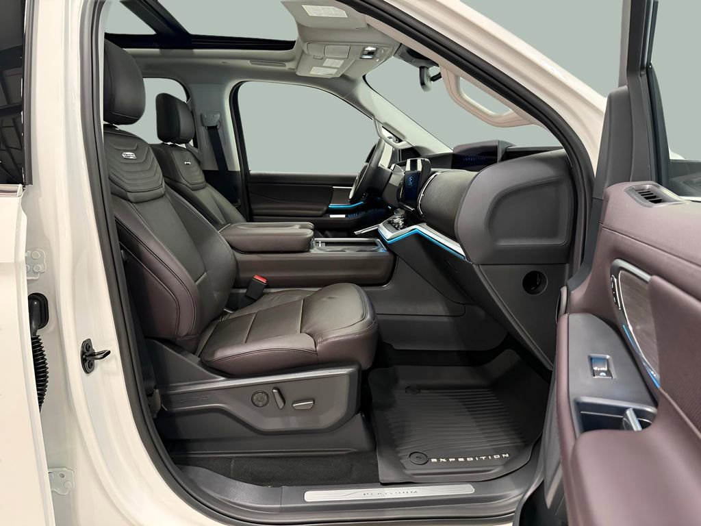 New 2025 Ford Expedition Platinum w/ Platinum Ultimate Package AWD/4WD image 29