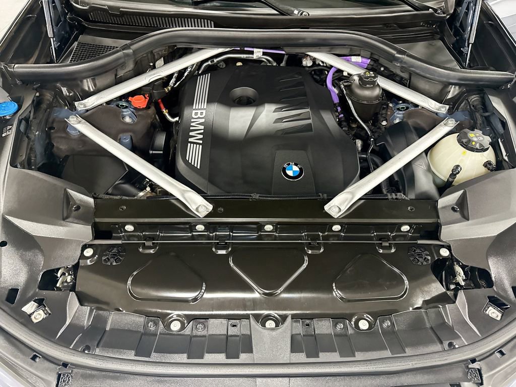Certified 2024 BMW X7 xDrive40i w/ Premium Package image 28