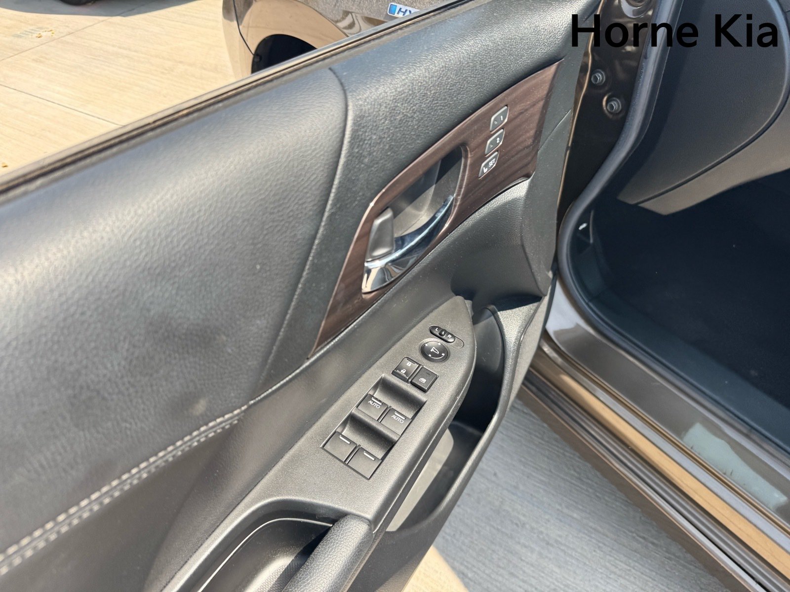 Used 2017 Honda Accord Touring image 11