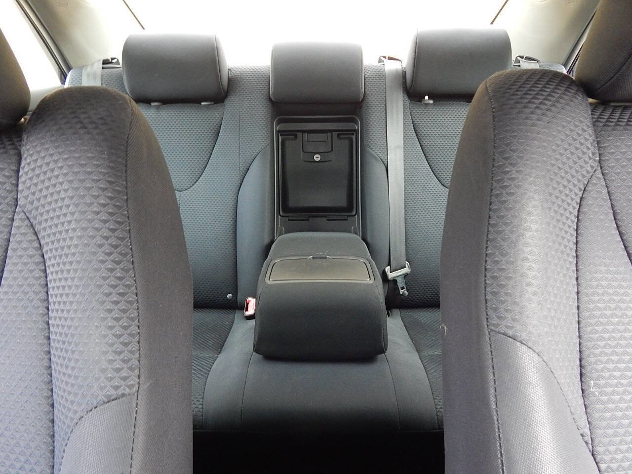 Used 2011 Toyota Camry SE w/ SE Extra-Value Pkg #1 FWD image 18