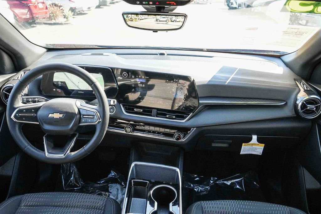 Used 2025 Chevrolet Equinox LT w/ Safety and Technology Package image 13