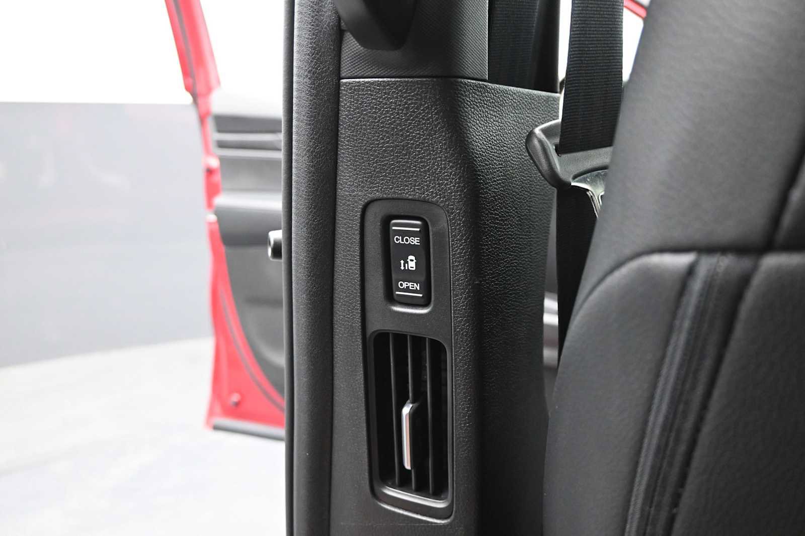 Used 2025 Honda Odyssey Sport-L image 31