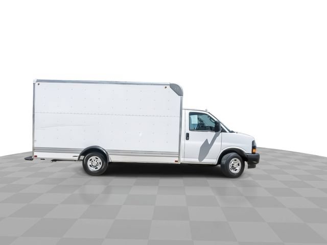 Used 2022 Chevrolet Express 3500 w/ Driver Convenience Package RWD image 9