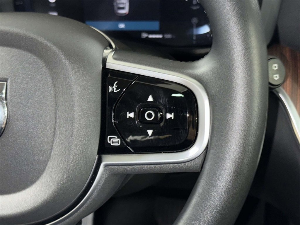 Used 2025 Volvo V60 B5 Cross Country Plus image 30