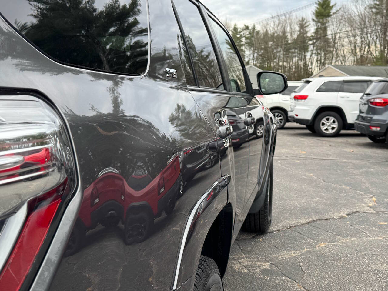 Used 2015 Toyota 4Runner SR5 image 12