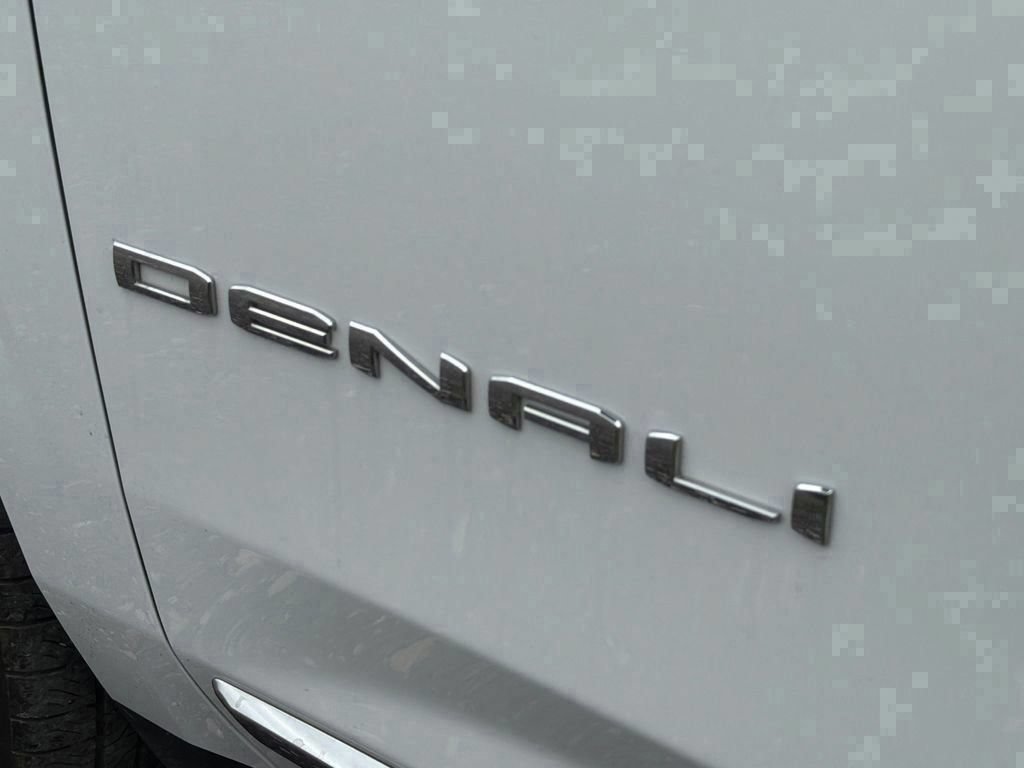 Used 2024 GMC Yukon XL Denali AWD/4WD image 31