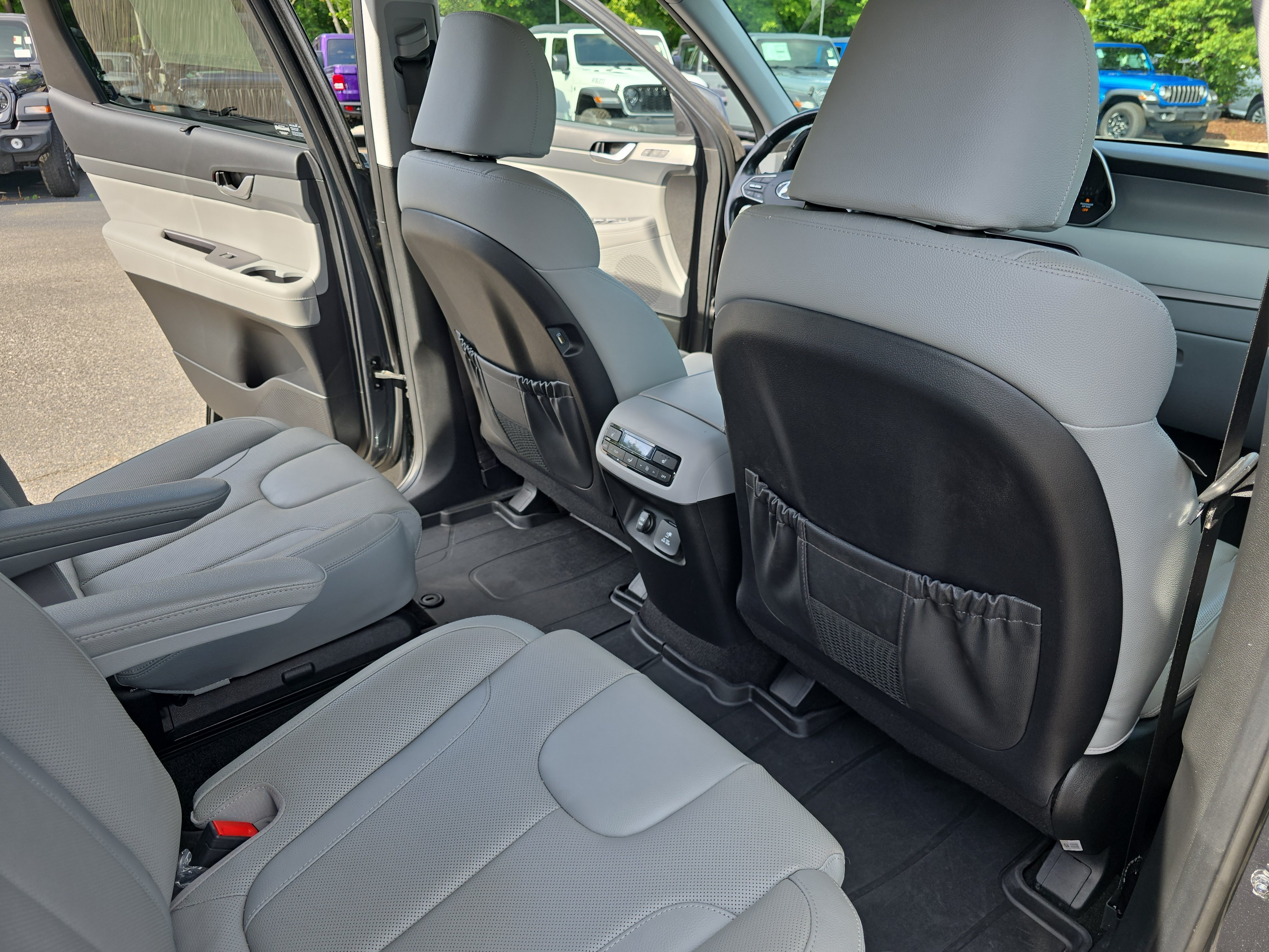 Used 2021 Hyundai Palisade SEL w/ Premium Package AWD/4WD image 11