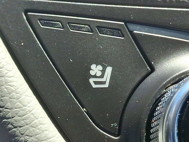 Used 2017 Chevrolet Malibu Premier w/ Premier Sun and Wheel Package FWD image 26