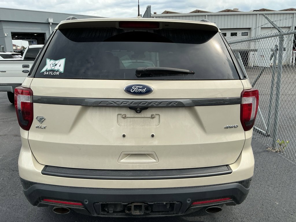 Used 2018 Ford Explorer XLT w/ XLT Appearance Package AWD/4WD image 10