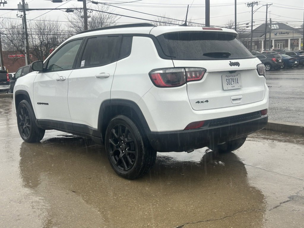 Used 2025 Jeep Compass Latitude w/ Altitude Special Edition image 8