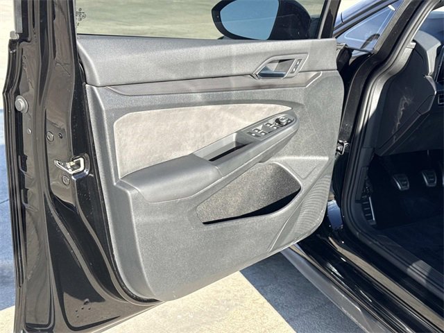 Used 2024 Volkswagen GTI SE image 9