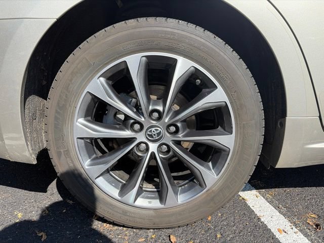 Used 2016 Toyota Avalon XLE Premium FWD image 6