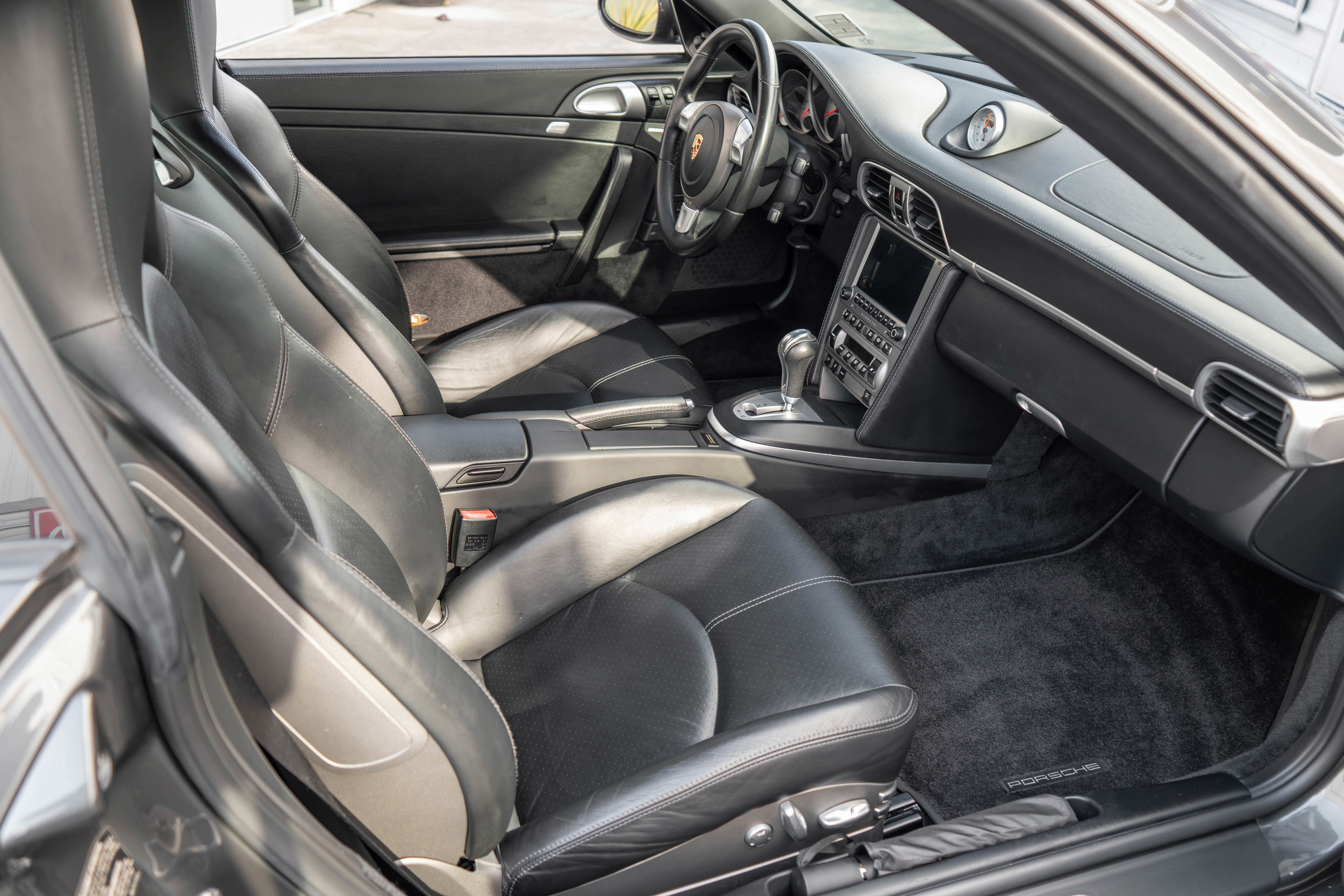 Used 2006 Porsche 911 Carrera S RWD image 31