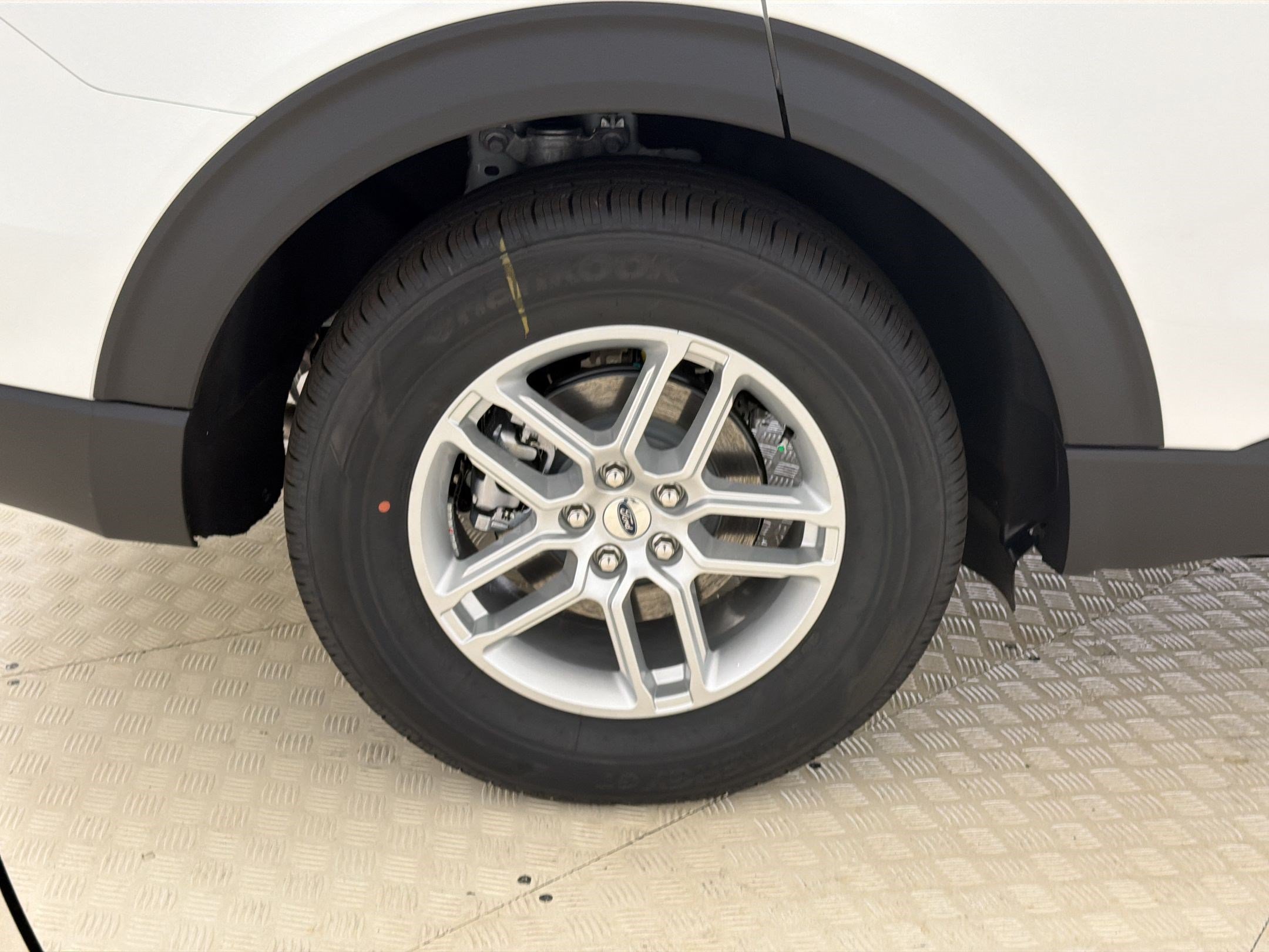 New 2027 Ford Explorer Active w/ Active Comfort Package RWD image 12