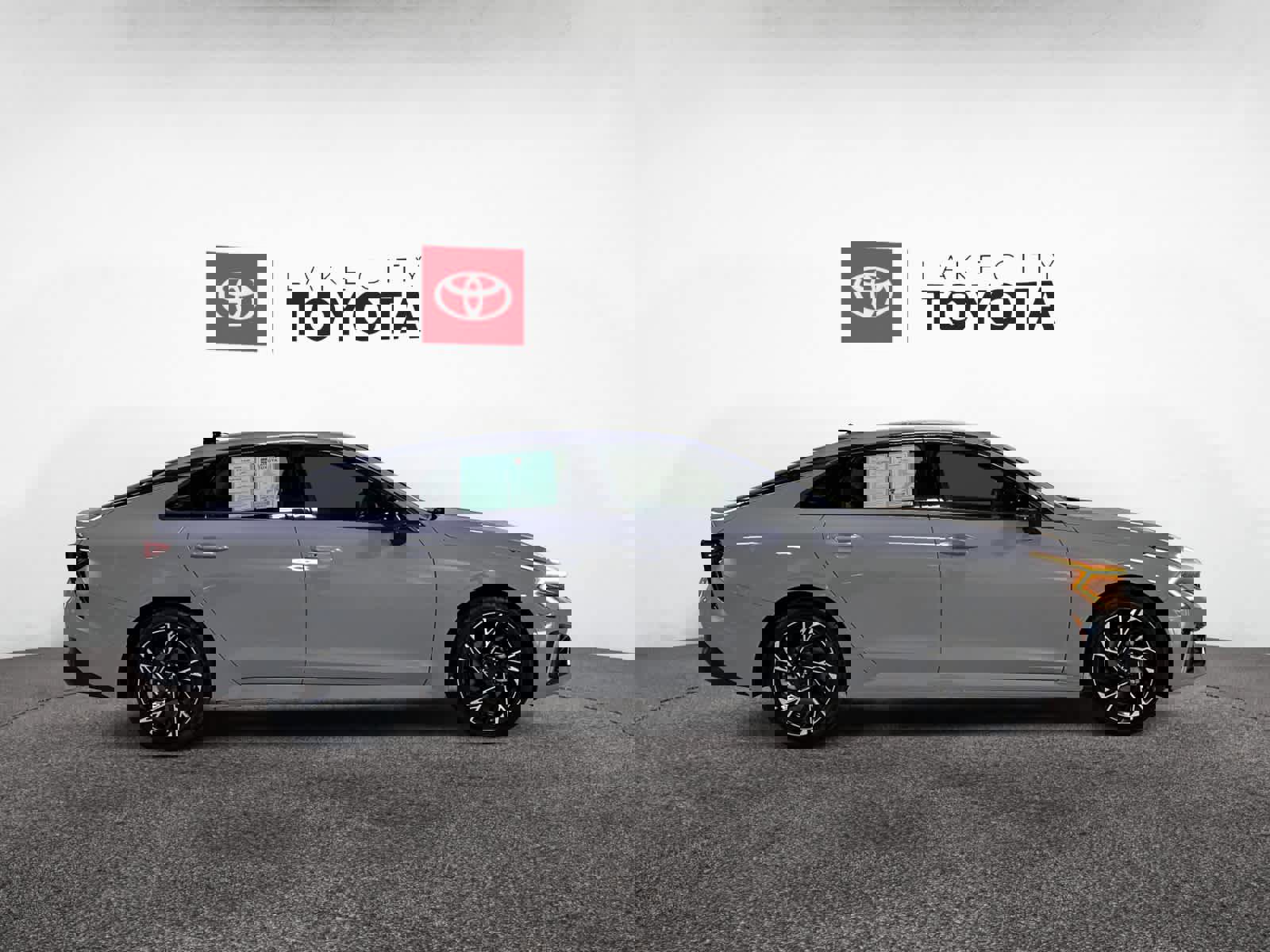 Used 2025 Kia K5 GT-Line w/ GT-Line Premium Package image 9