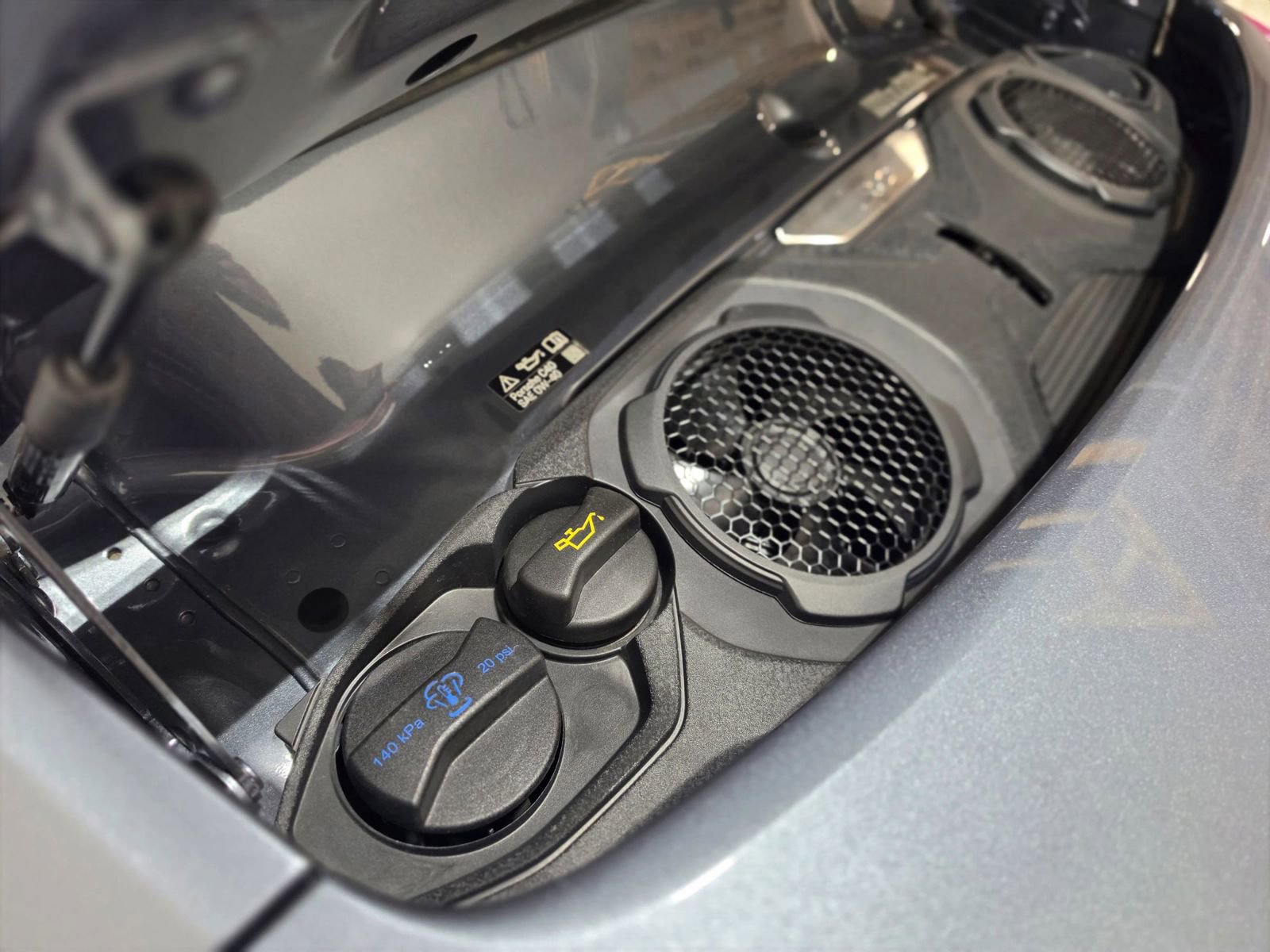 Used 2025 Porsche 911 Carrera T RWD image 80