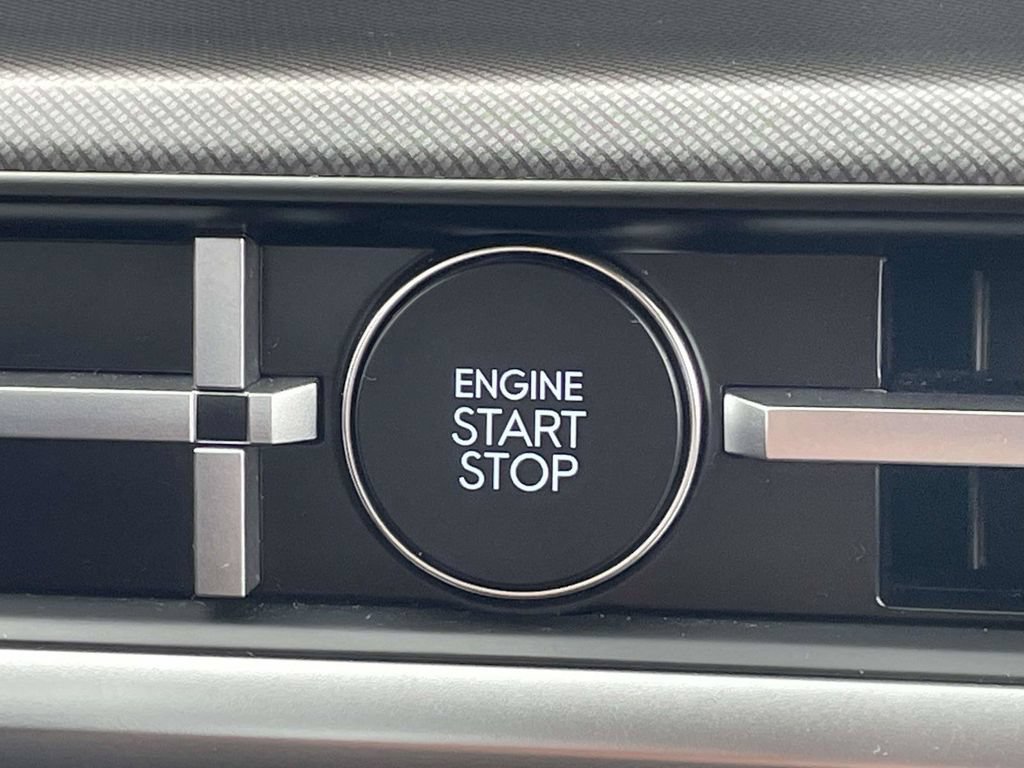 Certified 2025 Hyundai Santa Fe SE FWD image 21