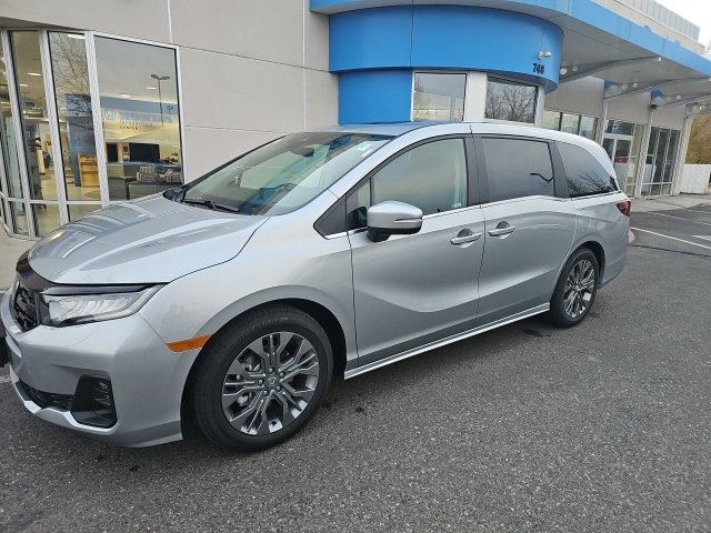 New 2026 Honda Odyssey Touring image 2