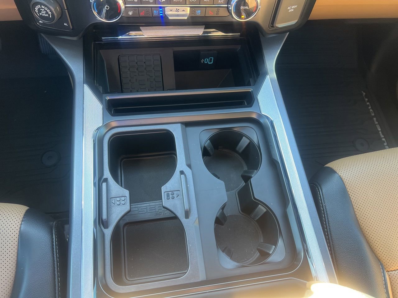 Used 2024 Ford F350 Lariat w/ Lariat Ultimate Package image 32