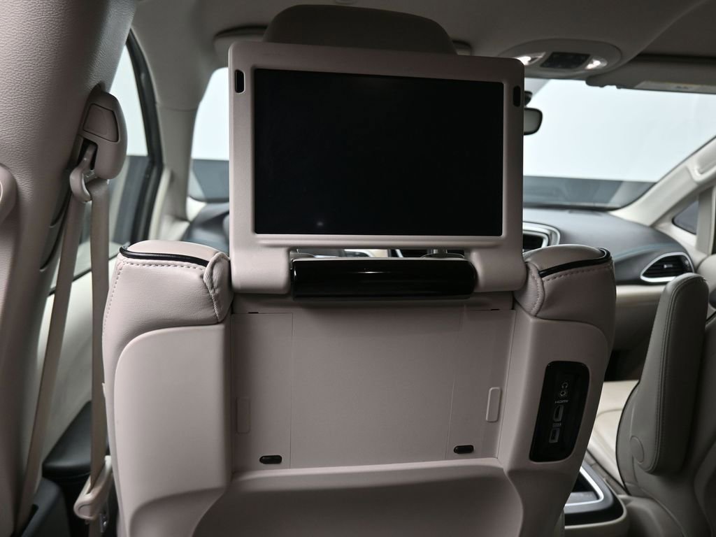 Used 2020 Chrysler Pacifica Limited w/ Advanced Safetytec Group image 38