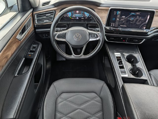 Used 2024 Volkswagen Atlas SE FWD image 12