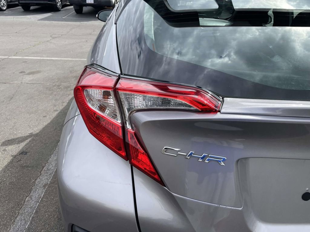 Used 2019 Toyota C-HR LE image 17