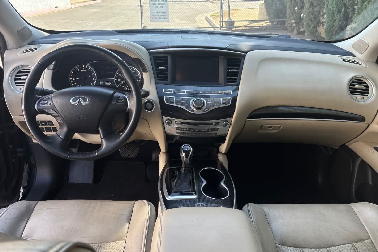 Used 2017 INFINITI QX60 Luxe w/ Premium Plus Package AWD/4WD image 4