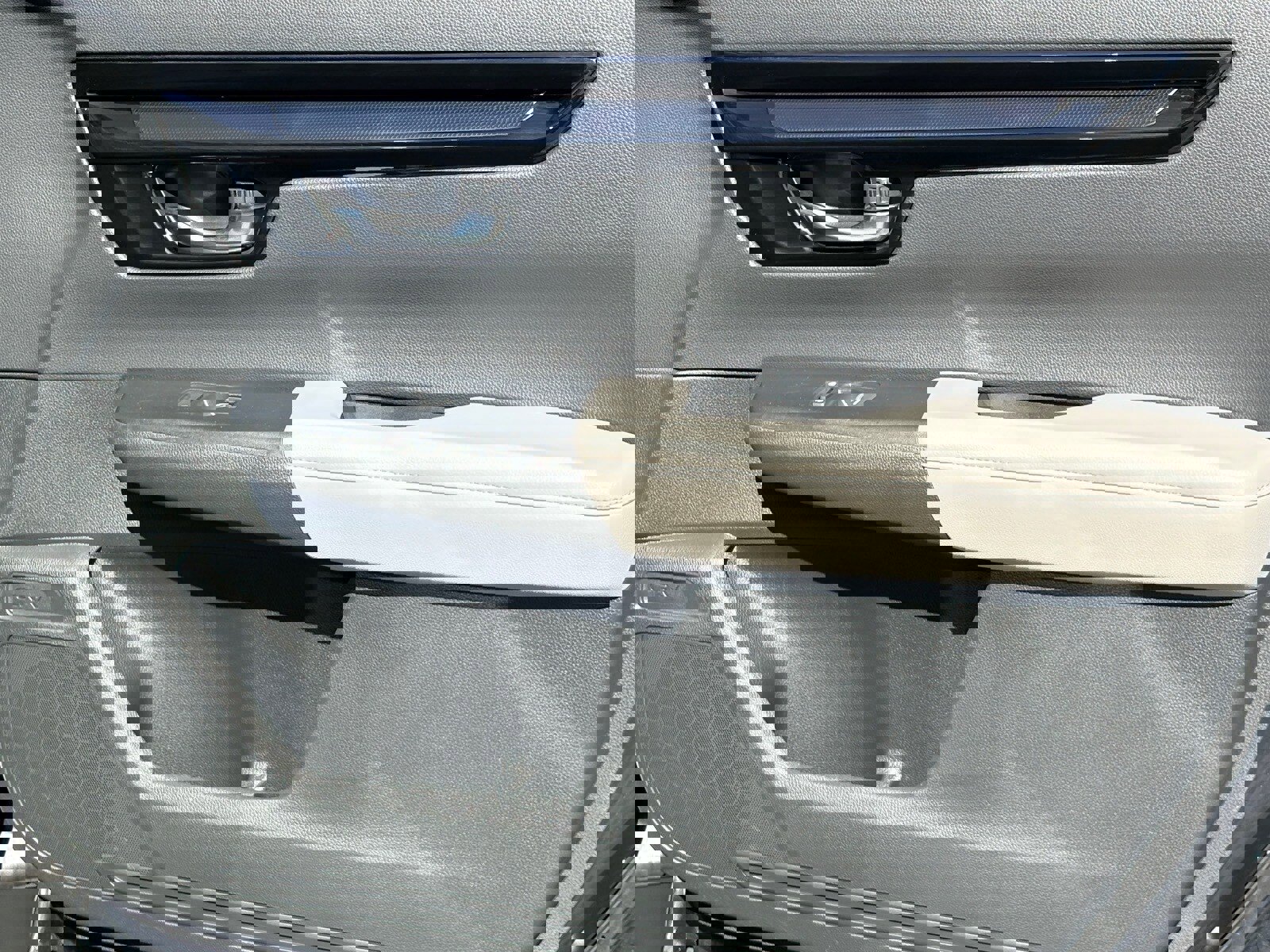 Used 2024 Honda CR-V EX-L image 32