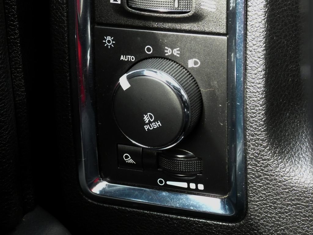 Used 2016 RAM 1500 Laramie w/ Convenience Group AWD/4WD image 24